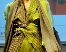 Load image into Gallery viewer, Pleated Multifunctional Vest with Armhole in different Color Combinations