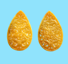 Load image into Gallery viewer, Jadeite Yellow Drops Handcarved
