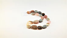 Load image into Gallery viewer, Tasteful Grey-Blue and Creme Agate Necklace
