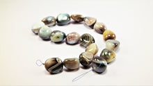 Load image into Gallery viewer, Wonderful Blue Layer Agate Neckpiece
