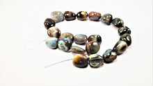 Load image into Gallery viewer, Eye-Catching African Layer Agate Necklace
