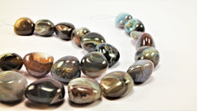 Load image into Gallery viewer, Eye-Catching African Layer Agate Necklace
